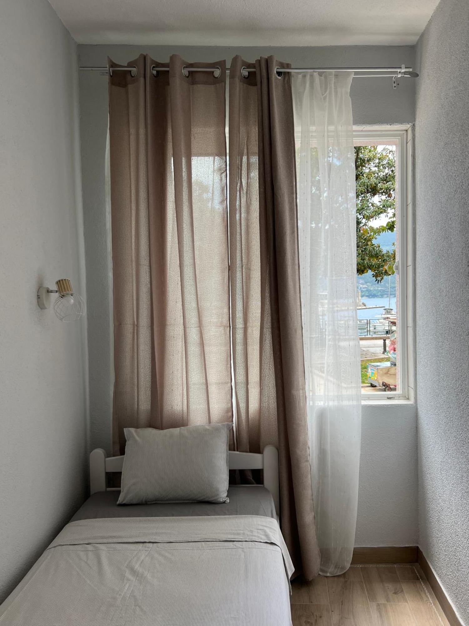Apartments Astoria Hn تْشيرسيك نوفي المظهر الخارجي الصورة